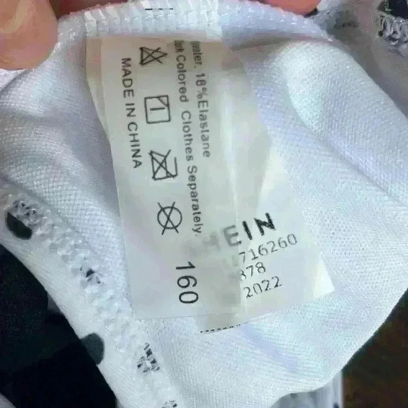 SHEIN Girls Dalmatian Print Cut-Out One Piece Swimsuit‎  160 - Picture 6 of 6